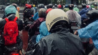 Bandung Jadi Kota Paling Macet, Wali Kota Farhan Siapkan Lampu Merah Pintar