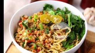 Kuliner Malam di Bandung: Mie Rica Kejaksaan yang Enak Tiada Tanding