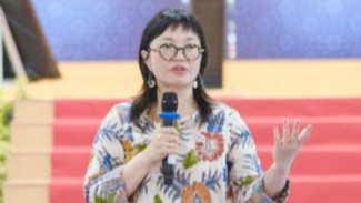 Stella Christie Ulas 7 Manfaat dan Tips Kuliah di Luar Negeri