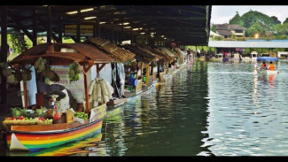 Enaknya Kulineran di Floating Market Lembang, Harganya Murah Rasanya Lezat