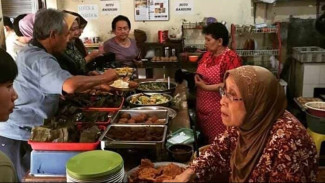 Kuliner Legendaris Bandung, Cita Rasa yang Tak Lekang oleh Waktu