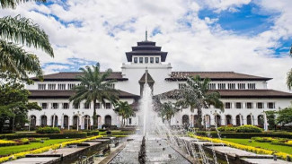 Terungkap! Rahasia Gedung Sate Bandung yang Sudah 1 Abad Berdiri Megah