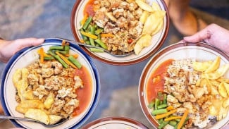 Kuliner Malam Bandung Paling Ramai, Ini Dia Nasi Goreng Bistik AA
