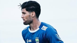 Persib Bandung Kena Musibah, Bek Andalan Absen Latihan Gara-Gara Keracunan