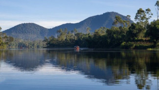 4 Danau di Jawa Barat Ini Katanya Bisa Bikin Lupa Pulang, Nomor 3 Paling Eksotis