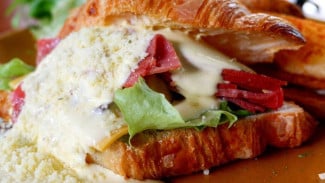 Kuliner Cihapit Bandung, 10 Bakery Enak dan Legendaris