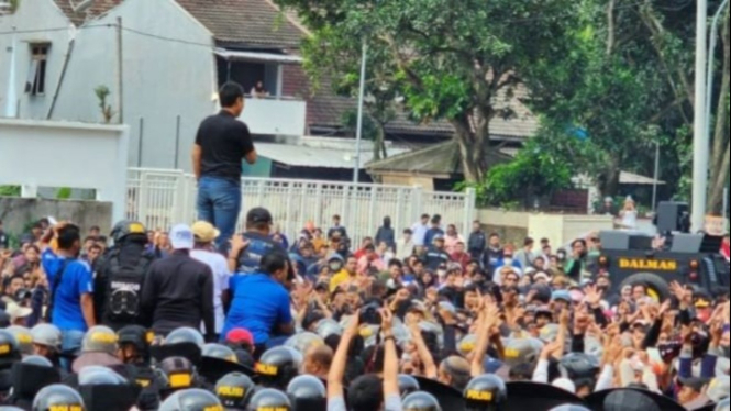 Ribuan supporter PSIS Semarang