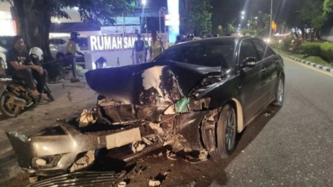Mobil dinas DPRD Jambi alami kecelakaan