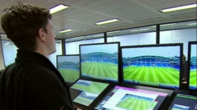 Penggunaan Video Assistant Referee (VAR) dalam sepak bola