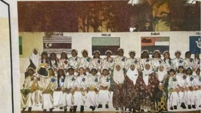 Sisw yang sudah meninggal muncul di foto tahunan sekolah