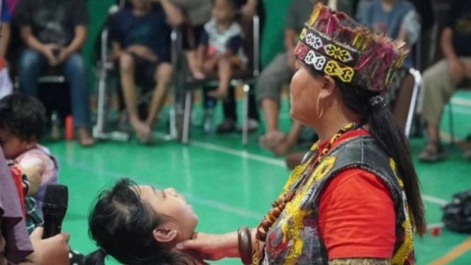 Ida Dayak dan aksinya yang ajaib