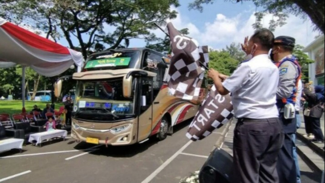 Armada mudik gratis berangkat dari Balai Kota Bandung