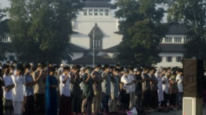 Pelaksanaan Shalat Idul Fitri 1443 H di Lapangan Gasibu, Bandung