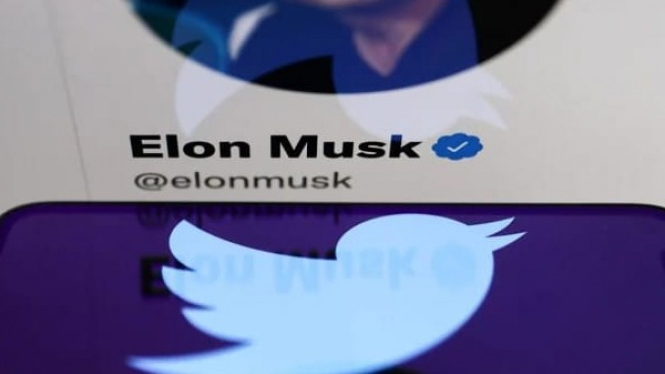 Miliarder Elon Musk yang mengakuisisi Twitter tahun lalu