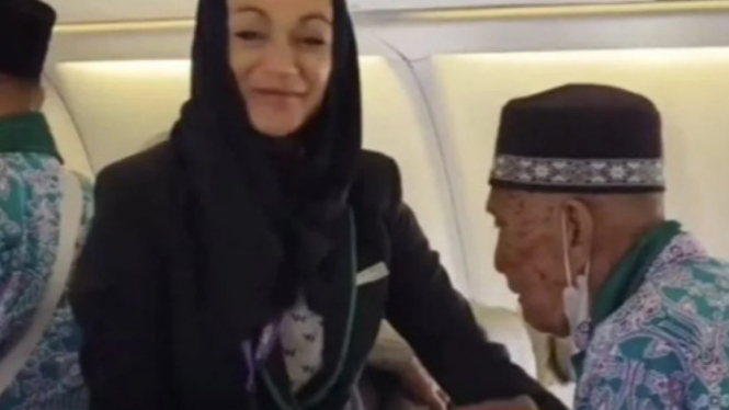 Jemaah Haji Usia 95 Tahun Minta Turun dari Pesawat