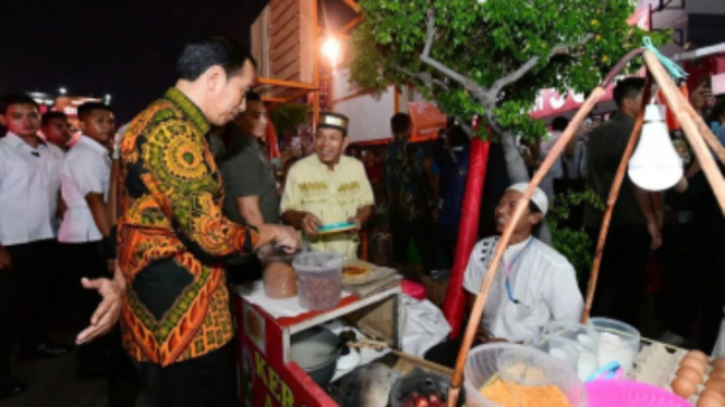 Disambangi Jokowi pedang kerak telor dapat rezeki nomplok