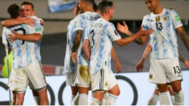 Para Pemain Timnas Argentina Rayakan Gol