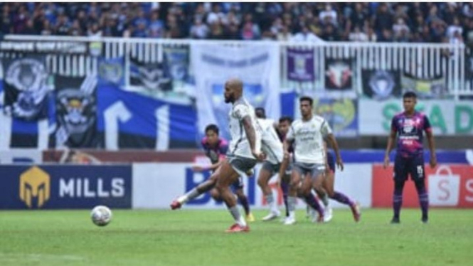 Aksi pemain Persib Bandung di Liga 1