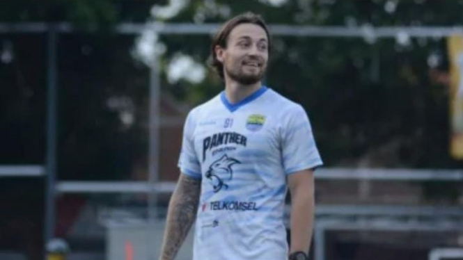 Gelandang Persib, Marc Klok