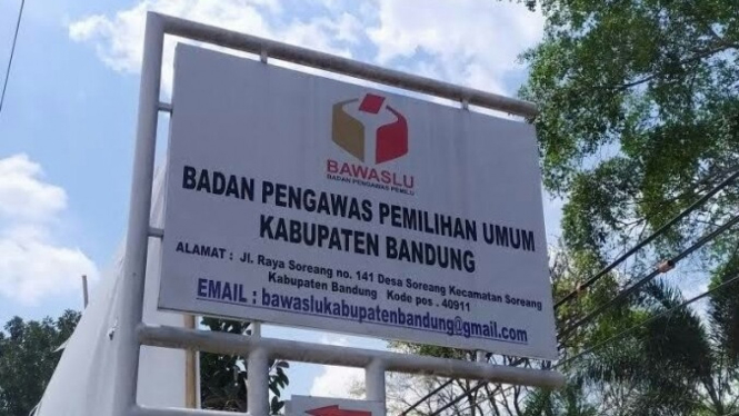 Papan nama Bawaslu Kabupaten Bandung