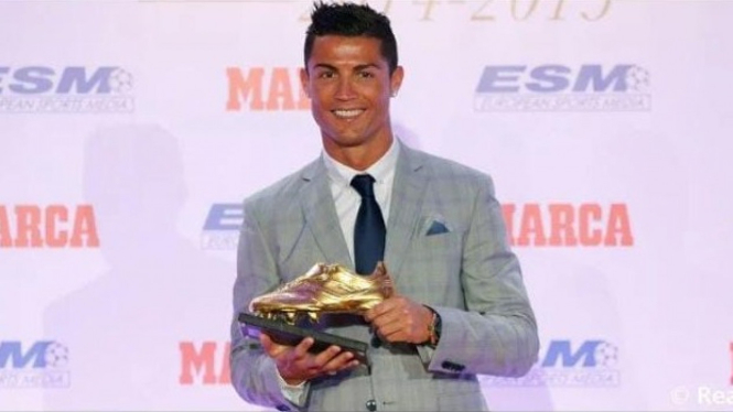 Cristiano Ronaldo & Sepatu Emasnya