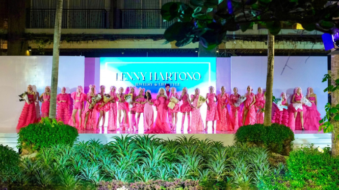 Lenny Hartono Gelar Fashion Show Bertema Barbie