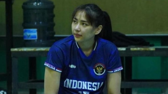 Pemain Voli Wanita Indonesia (outside hitter), Yolla Yuliana