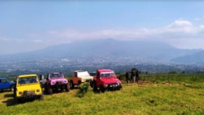 Wisata Jeep di Desa Bumiaji, Kota Batu