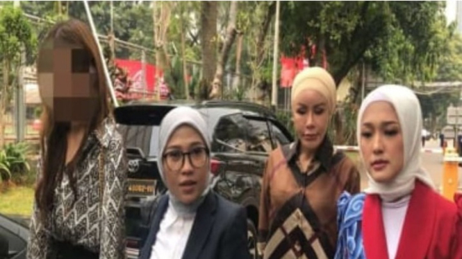 Anggota Miss Universe Indonesia Mendatangi Polda Metro Jaya