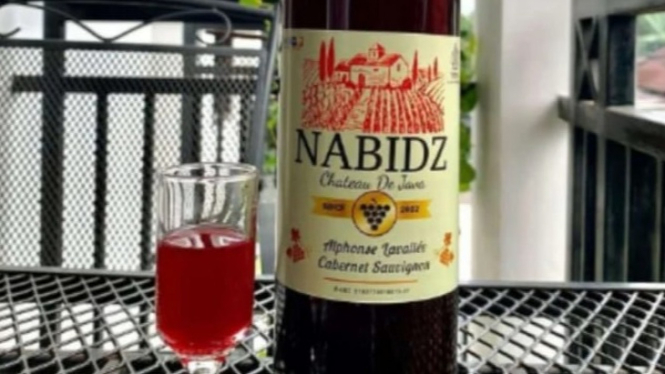 Red Wine Berlabel Halal