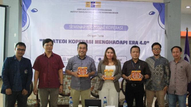 Seminar Kewirausahaan di ITB Vinus Bogor