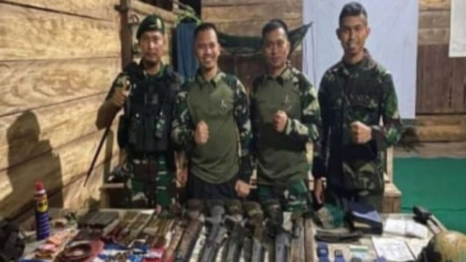 TNI Mengamankan Senjata Api di Markas KKB