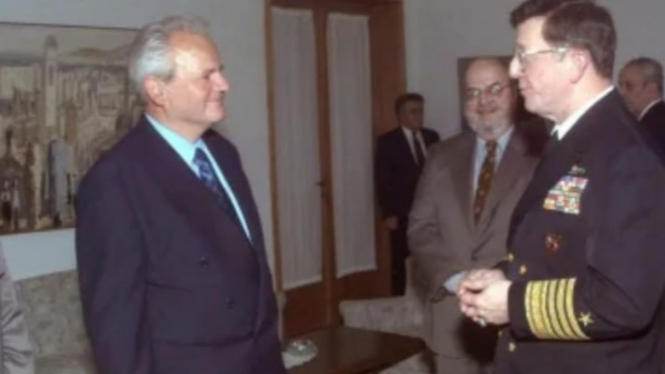 Slobodan Milosevic , Presiden Serbia (1989-2000)