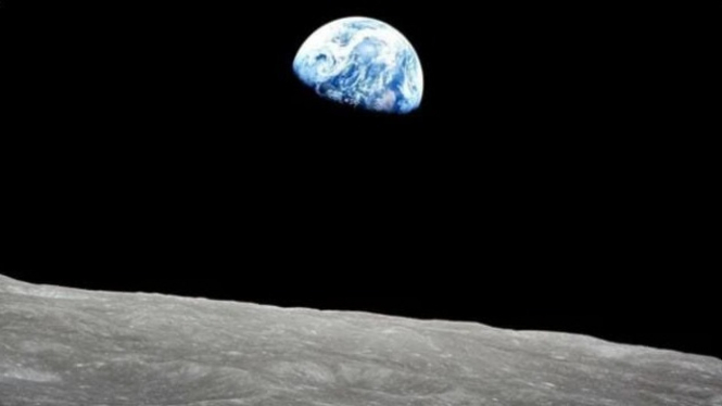 Ilustrasi Luar Angkasa, Bumi dilihat dari Bulan