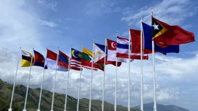 Bendera Negera Asean dan Timor Leste.