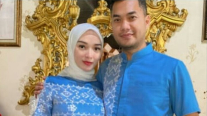 Zaskia Gotik dan Suami, Sirajuddin Mahmud