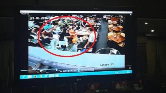 Kasus 'Kopi Sianida', Penayangan Rekaman Video CCTV saat Sidang