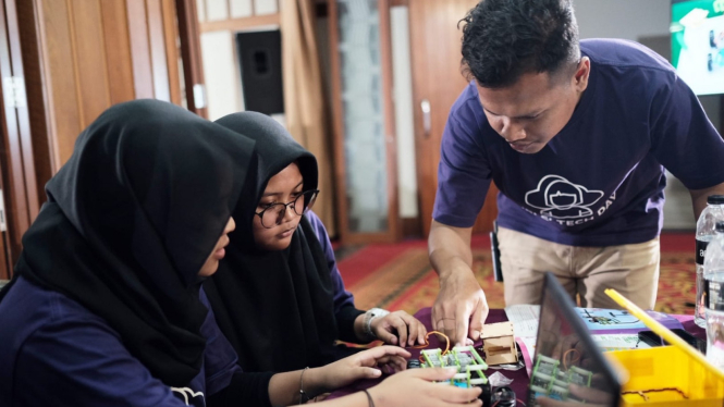 PJI dan AWS Hadirkan STEAM Innovation Festival dan Girls’ Tech Day