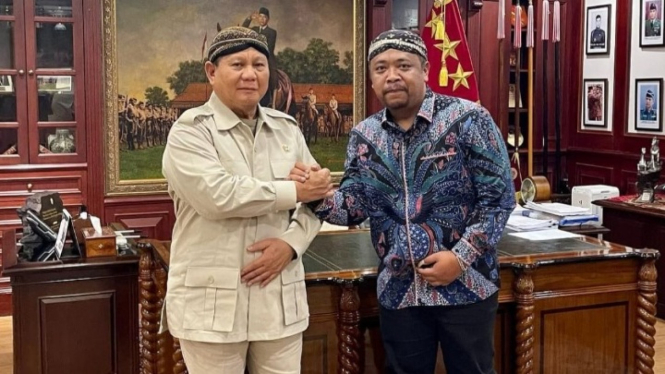 Prabowo Subianto bersama Abah Lala.