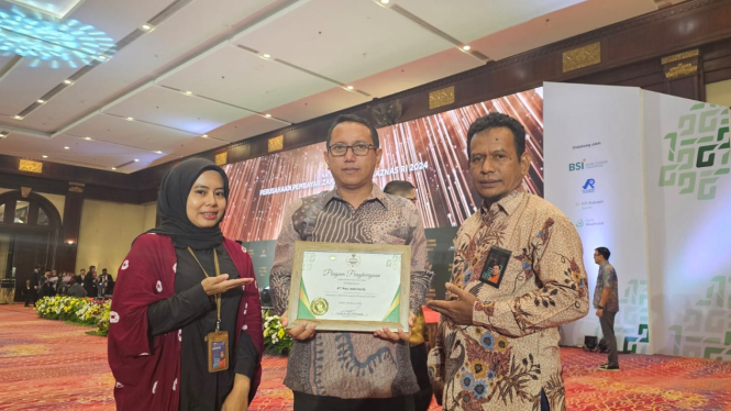 Pos Indonesia Raih Penghargaan Baznas Award 2024