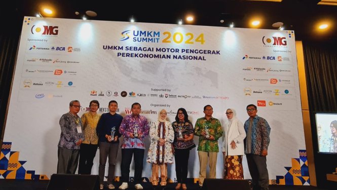 Pos Indonesia Raih Penghargaan Mitra UMKM Bidang Logistik