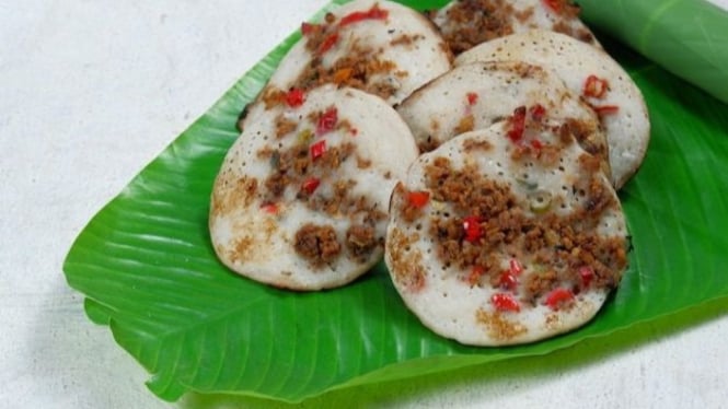 Surabi oncom, makanan khas Jawa Barat.