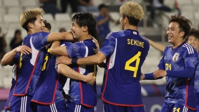 Timnas Jepang U-23 merayakan gol