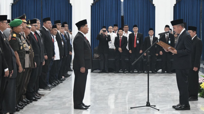 Pj Gubernur Jabar Bey Machmudin Lantik Kepala BPKP Jabar