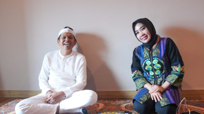 Dedi Mulyadi Bersama Pengacara keluarga Vina, Putri Maya Rumanti