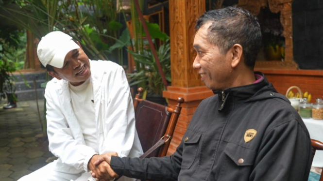 Dedi Mulyadi dan ayah Pegi Setiawan