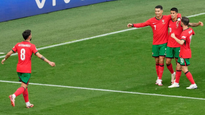 Cristiano Ronaldo dan pemain Timnas Portugal rayakan gol