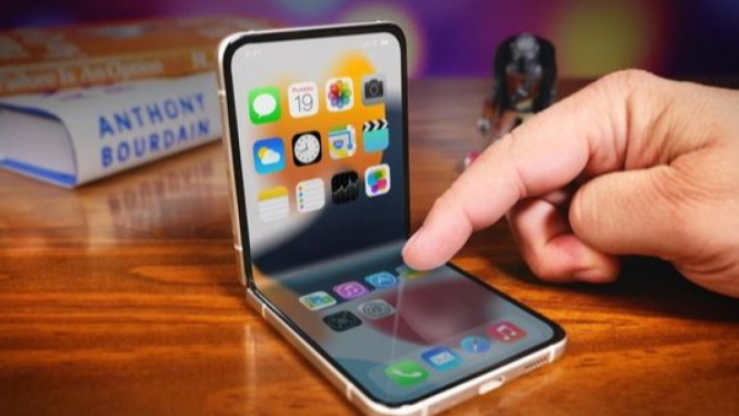 iPhone Lipat Segera Meluncur 2026, Desain Mirip Galaxy Flip