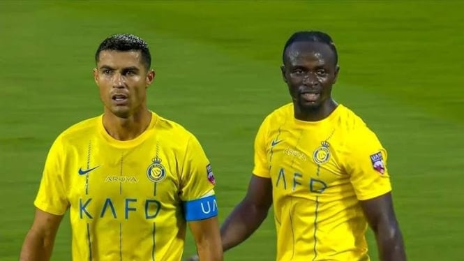 Cristiano Ronaldo dan Sadio Mane