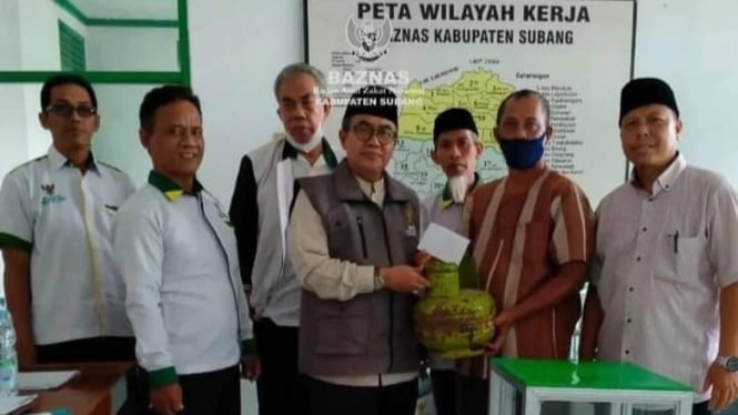 Simbolis Pemberian Bantuan Kampung Baznas